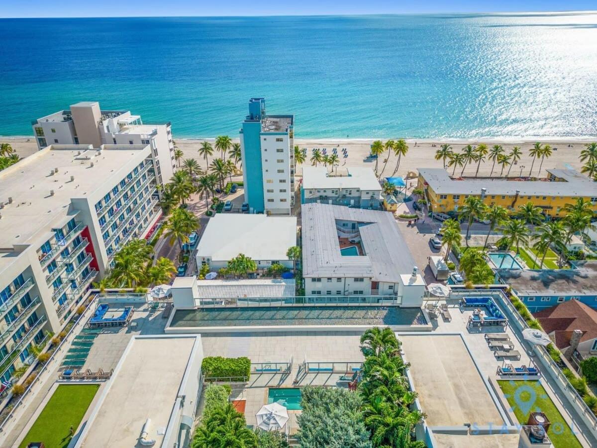 Ferienhaus - Rooftop Pool & Hot Tub - Hollywood